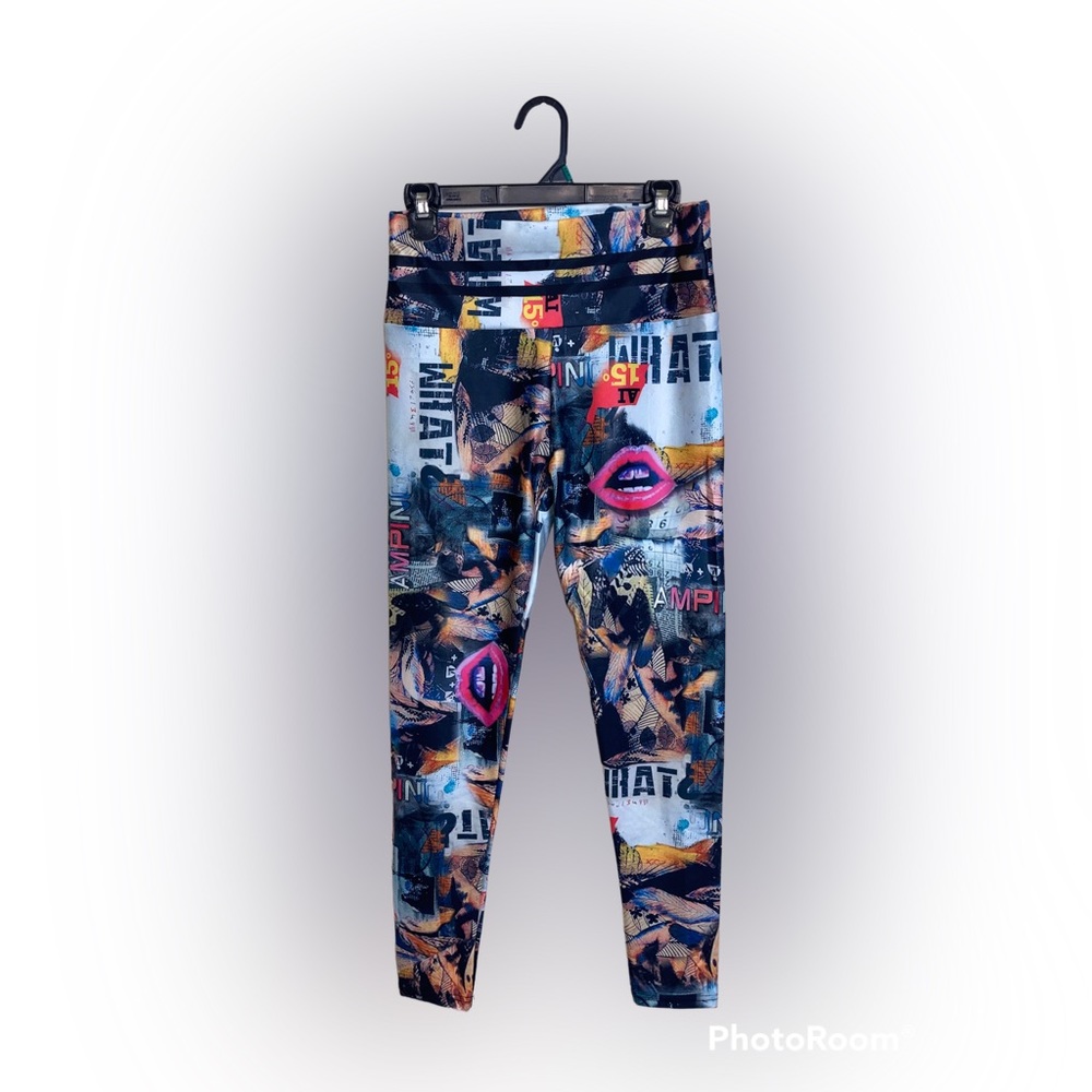 Graphic Printed Leggings Size Medium